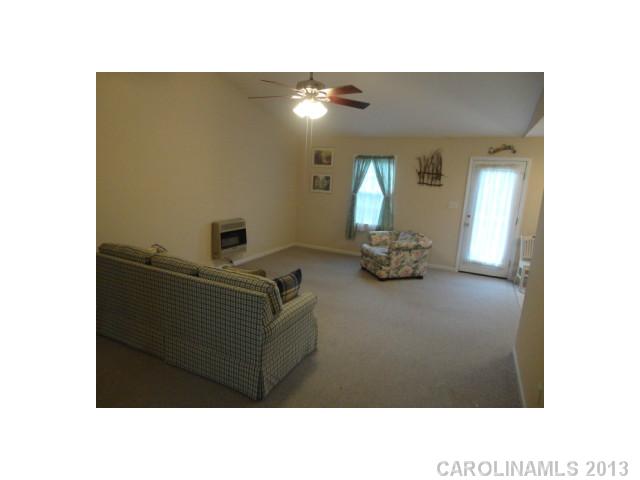 8 Restful Ln, Hickory, NC 28601 photo 4