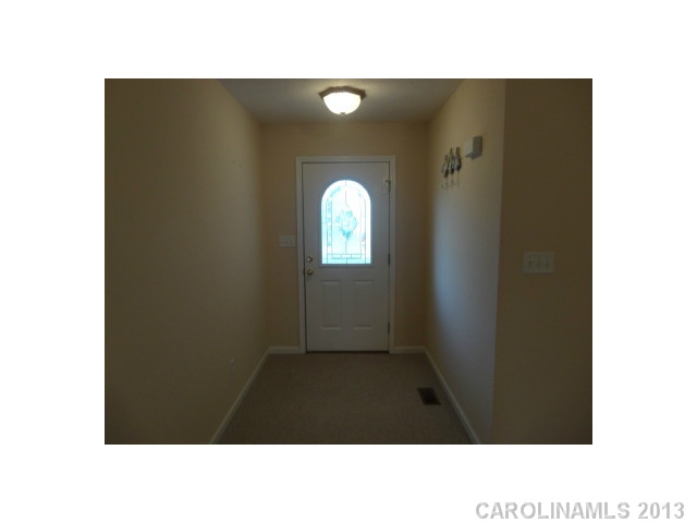 8 Restful Ln, Hickory, NC 28601 photo 3