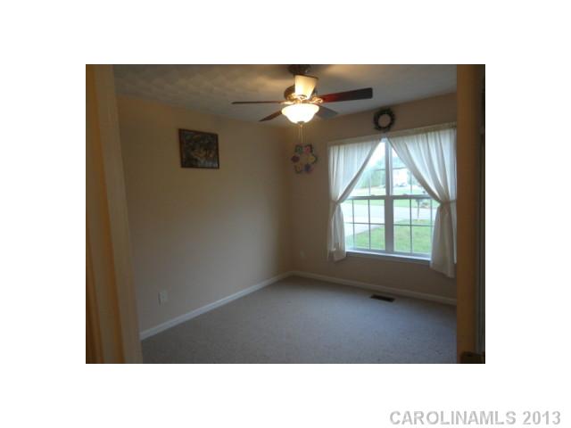 8 Restful Ln, Hickory, NC 28601 photo 10