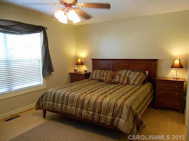 4902 Austin Shores Dr, Denver, NC 28037 photo 9