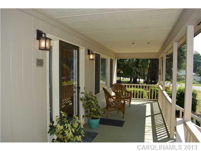 21505 Rio Oro Dr, Cornelius, NC 28031 photo 4