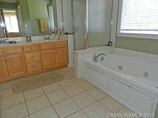 8602 Dansington Ct, Waxhaw, NC 28173 photo 12