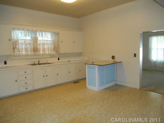 202 E 3rd Street St, Kannapolis, NC 28083 photo 6