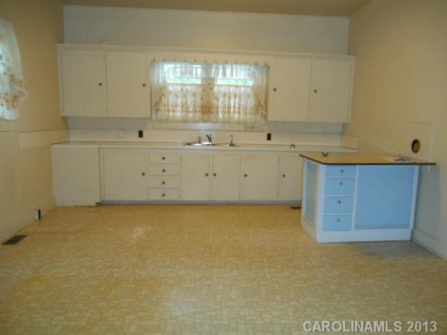 202 E 3rd Street St, Kannapolis, NC 28083 photo 5