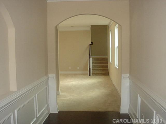 417 Knothole Ln, Charlotte, NC 28214 photo 2