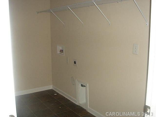 417 Knothole Ln, Charlotte, NC 28214 photo 8