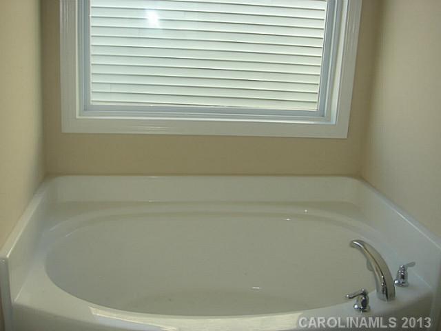 417 Knothole Ln, Charlotte, NC 28214 photo 11
