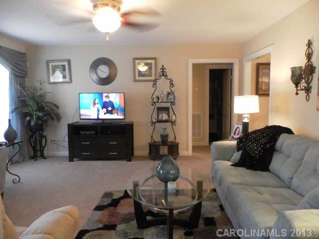 3336 Silver Fox Cir, Lancaster, SC 29720 photo 2