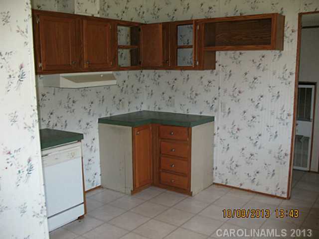 145 Cornwall Rd, Harmony, NC 28634 photo 3