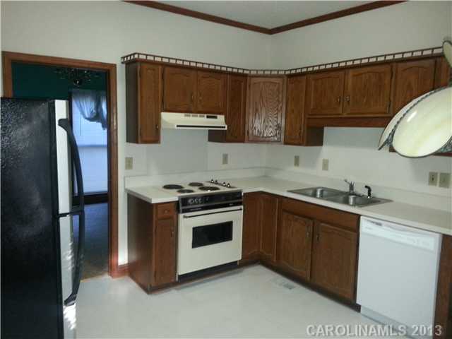 2409 Fox Hunt Dr, Monroe, NC 28110 photo 4
