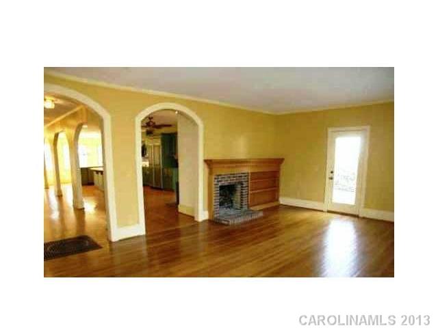 226 S Thompson St, Davidson, NC 28036 photo 3