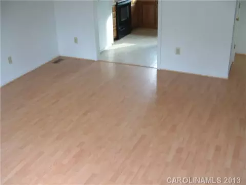 331 E I St, Newton, NC 28658 photo 2