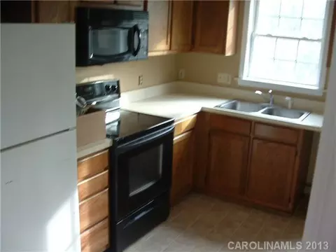 331 E I St, Newton, NC 28658 photo 3