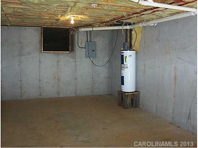 157 Chief Thomas Rd, Harmony, NC 28634 photo 4