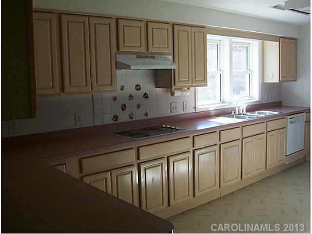 157 Chief Thomas Rd, Harmony, NC 28634 photo 11