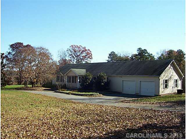 157 Chief Thomas Rd, Harmony, NC 28634 photo 1