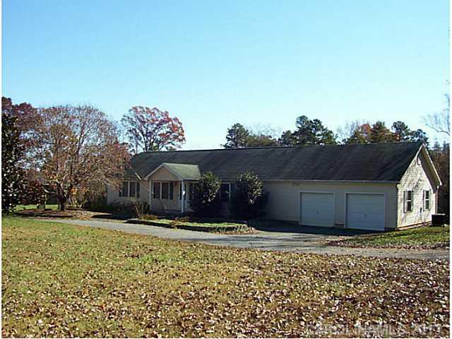 157 Chief Thomas Rd, Harmony, NC 28634 photo 2