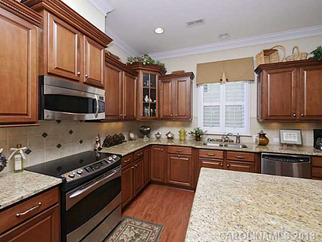 17135 Lake Path Dr, Cornelius, NC 28031 photo 2