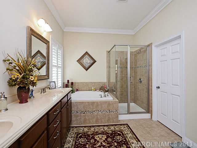 17135 Lake Path Dr, Cornelius, NC 28031 photo 11