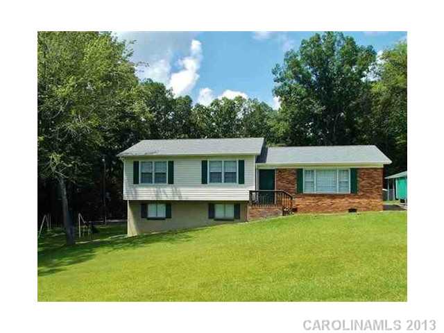 2295 Watts Dr, Lancaster, SC 29720 photo 1