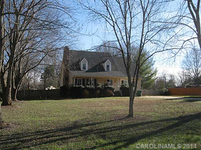 6740 Castleton Dr, Clemmons, NC 27012 photo 1