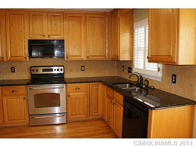 9542 Arborview Ct, Charlotte, NC 28269 photo 4