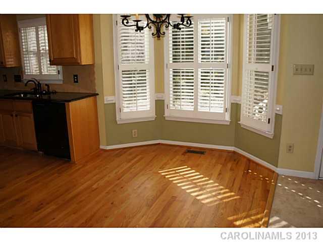 9542 Arborview Ct, Charlotte, NC 28269 photo 6