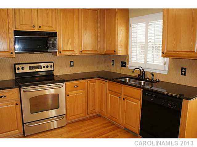 9542 Arborview Ct, Charlotte, NC 28269 photo 5