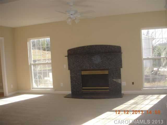 427 Clearbrook Rd, Matthews, NC 28105 photo 2