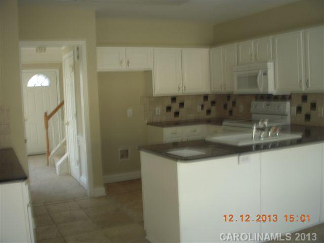 427 Clearbrook Rd, Matthews, NC 28105 photo 3