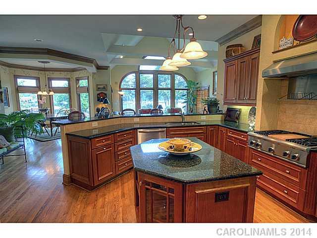 18310 Town Harbour Rd, Cornelius, NC 28031 photo 3