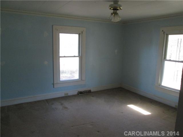 435 E 22nd St, Kannapolis, NC 28083 photo 4