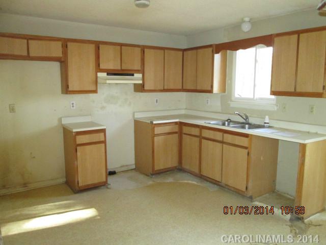 104 Cedar Dr, Salisbury, NC 28147 photo 4