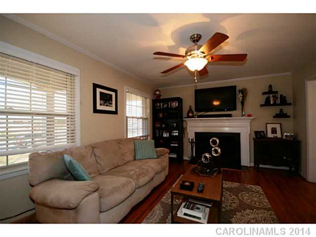 5509 Farmbrook Dr, Charlotte, NC 28210 photo 3