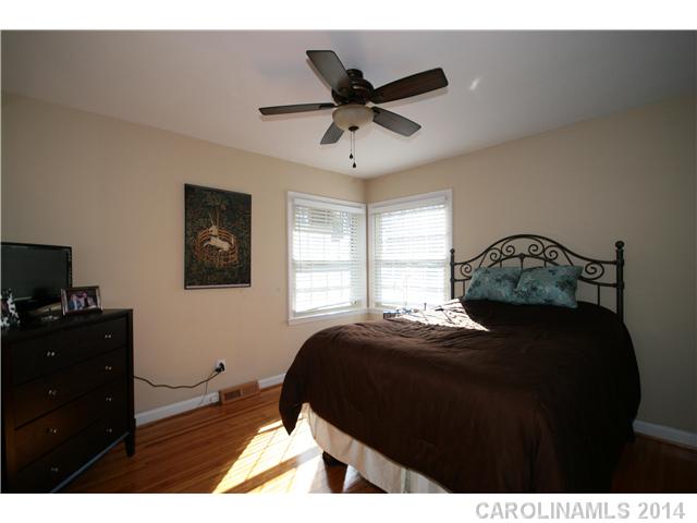 5509 Farmbrook Dr, Charlotte, NC 28210 photo 12