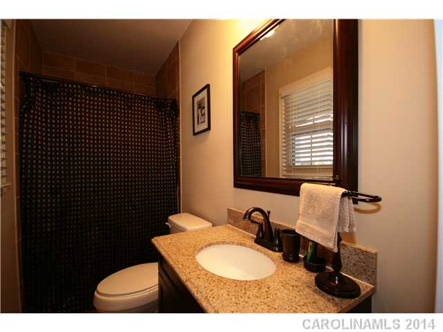 5509 Farmbrook Dr, Charlotte, NC 28210 photo 11