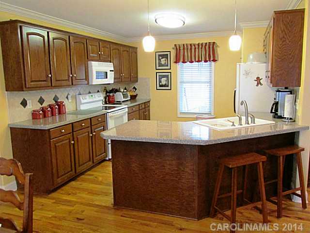 5767 Cedar Run Dr, Denver, NC 28037 photo 2