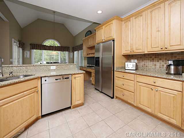 18507 Rollingdale Ln, Davidson, NC 28036 photo 8