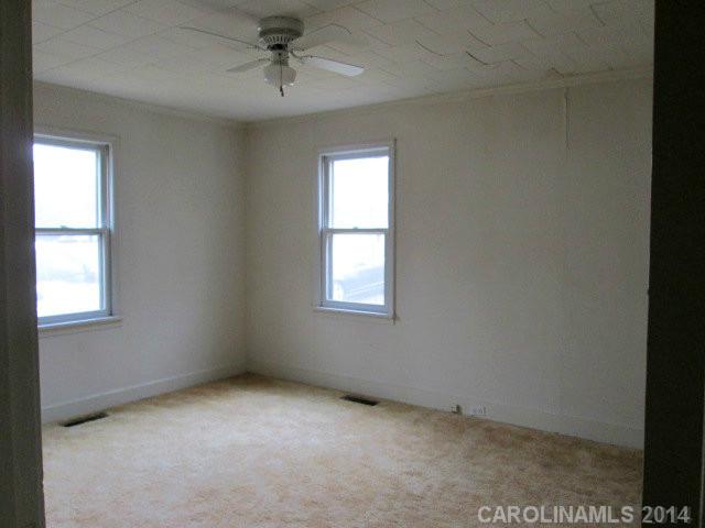 407 E 18th St, Kannapolis, NC 28083 photo 5