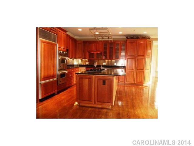706 Eagle Point Ct, Matthews, NC 28104 photo 4
