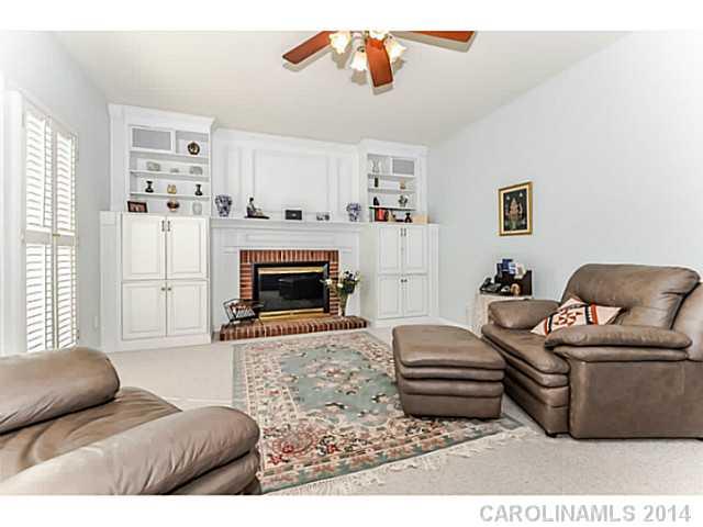 413 Clairview Ln, Matthews, NC 28105 photo 3