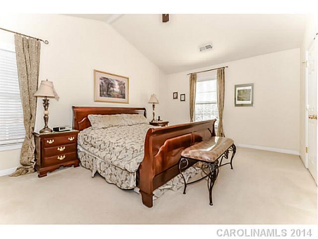 413 Clairview Ln, Matthews, NC 28105 photo 8