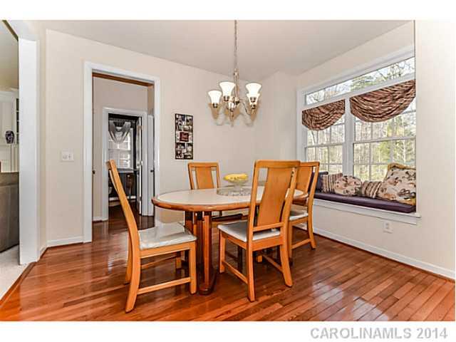 413 Clairview Ln, Matthews, NC 28105 photo 5