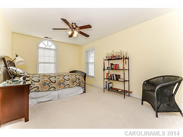 413 Clairview Ln, Matthews, NC 28105 photo 10