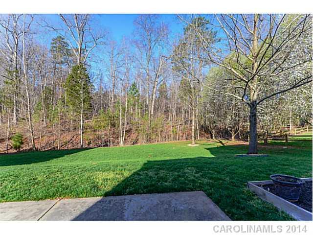413 Clairview Ln, Matthews, NC 28105 photo 15