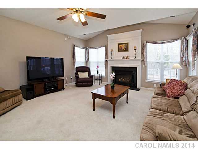 20730 Waters Edge Ct, Cornelius, NC 28031 photo 4