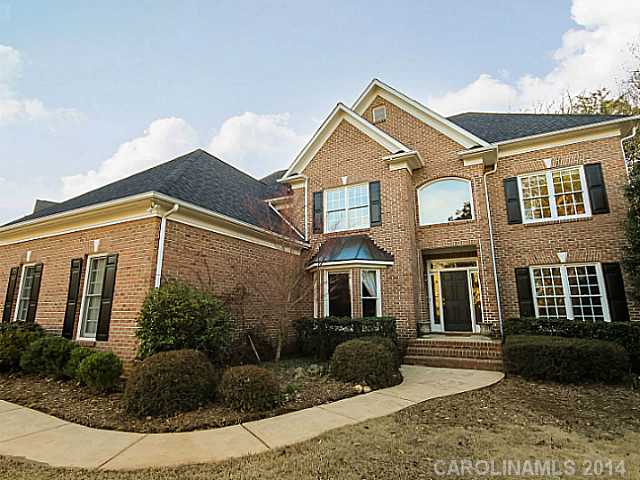 18909 Riverwind Ln, Davidson, NC 28036 photo 1