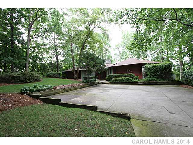 20101 Riverchase Dr, Cornelius, NC 28031 photo 3