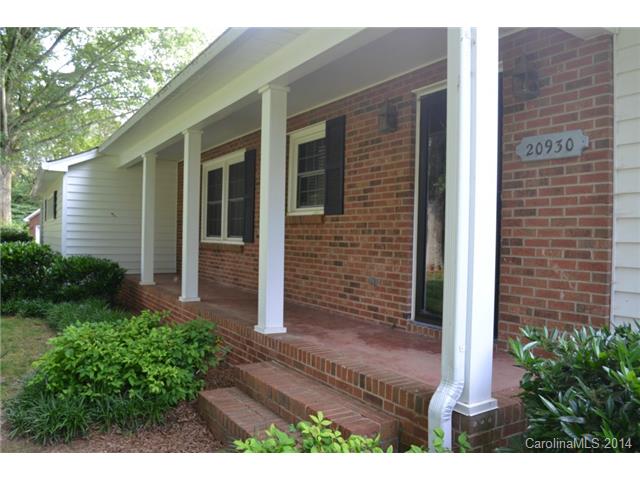 20930 Lakeview Cir, Cornelius, NC 28031 photo 4