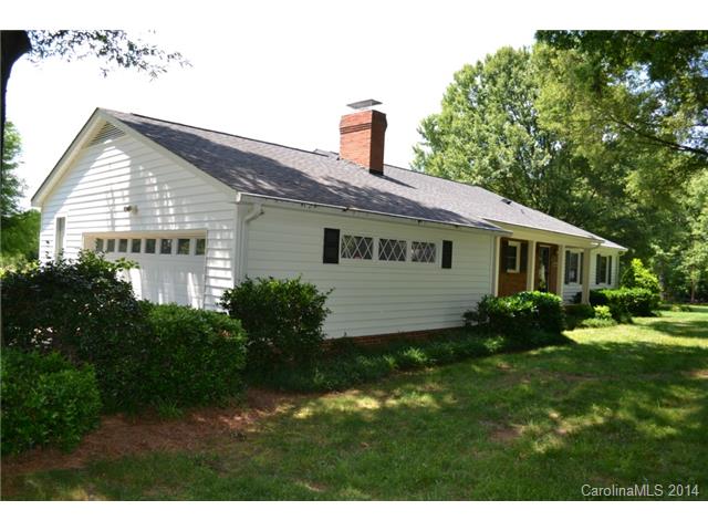 20930 Lakeview Cir, Cornelius, NC 28031 photo 2